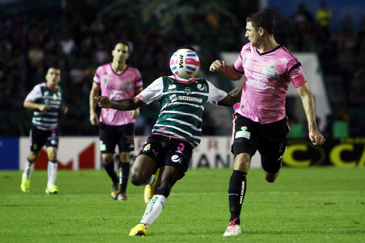 Jaguares de Chiapas le ganó 2-0 al Santos Laguna con anotaciones de Luis Alfonso Rodríguez y Alejandro Díaz en el Estadio Víctor Manuel Reyna. (Jam Media)