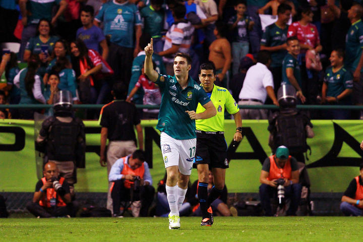 El argentinoMauro Boselli ya se colocó como sublíder en la tabla de goleo individual, tras 13 jornadas del Torneo Apertura 2014. (Jam Media)