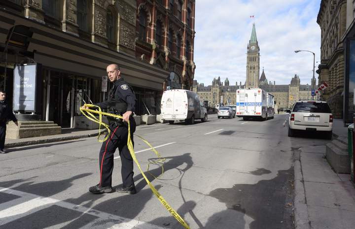 Los disparos causaron alarma en el Parlamento canadiense. (AP) 