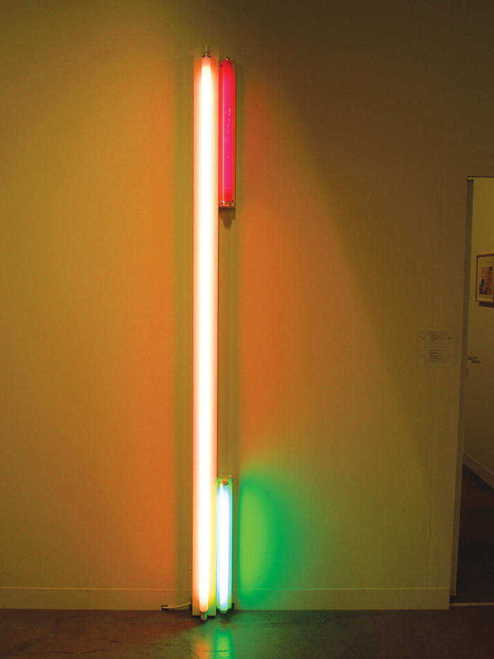 Sin título 1976m neon, pink, red and green, Dan Flavin.