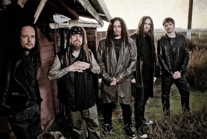 Sin etiquetas. La agrupación dice que no hacen rock ni metal sino que simplemente son Korn y no imitan a nadie más.