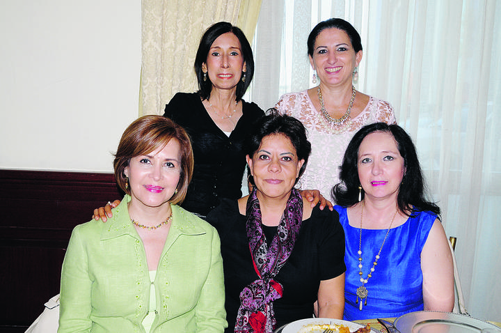 Leticia, Lety, Carmelita, Marisol y Martha.