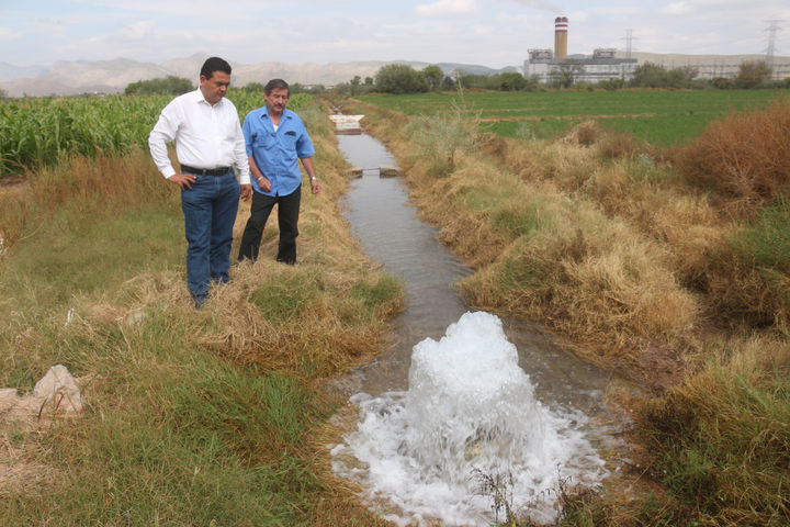 Supervisan obras. Titular de la Sagdr  realiza recorrido por comunidades para revisar progreso de obras hidroagrícolas.
