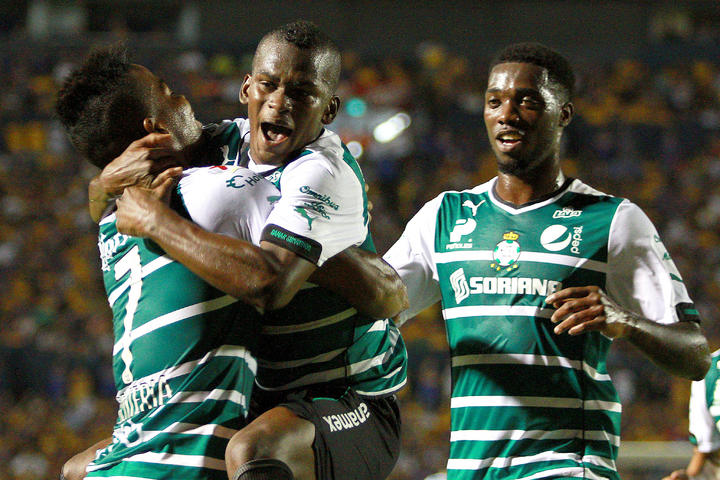Santos avanzó a la final tras vencer anoche 4-2 a Tigres en el 'Volcán'. (Jam Media) 