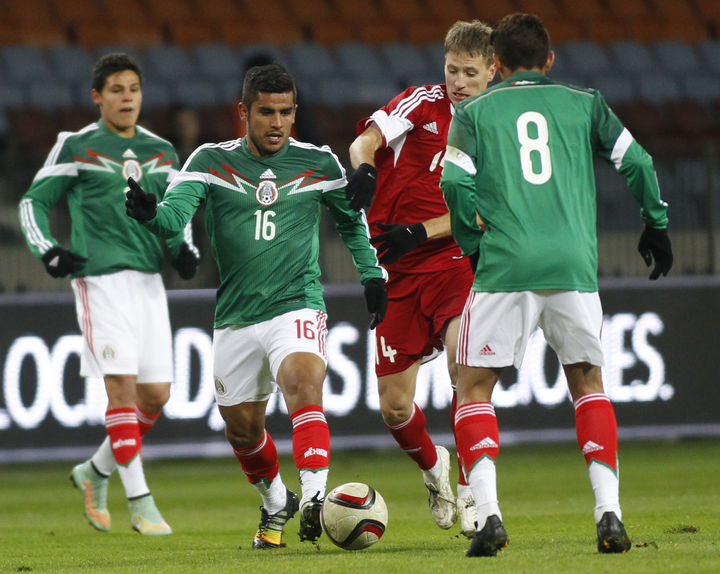 Con un trabajo defensivo muy malo, el Tricolor cerró el 2014 con una derrota de 2-3 ante Bielorrusia. (AP)