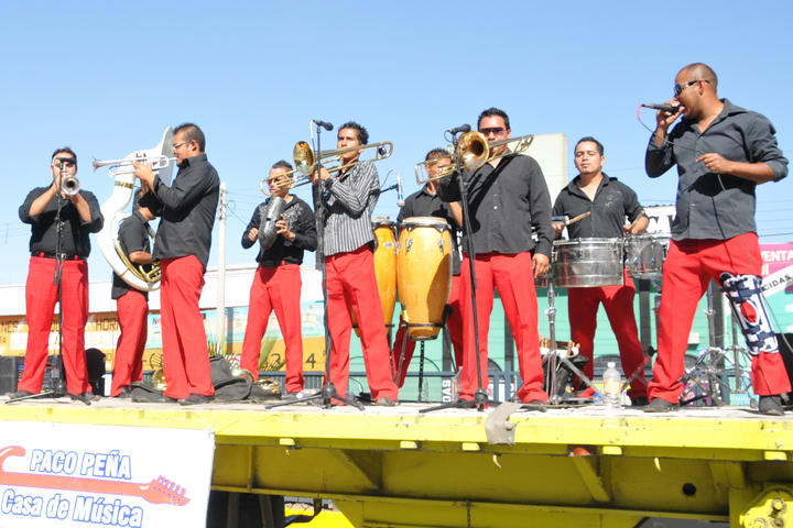 Actualmente la celebración es internacional y en México tiene un colorido especial pues se realizan eventos, exhibiciones y hasta desfiles para conmemorar a todos aquellos que nos hablan con el que ha sido llamado el lenguaje universal: la música. (ARCHIVO)