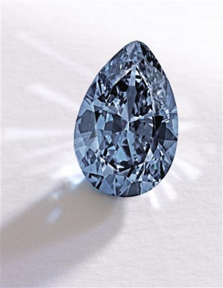 El diamante montado en platino tenía un precio estimado de venta entre 10 y 15 millones de dólares. (AP)