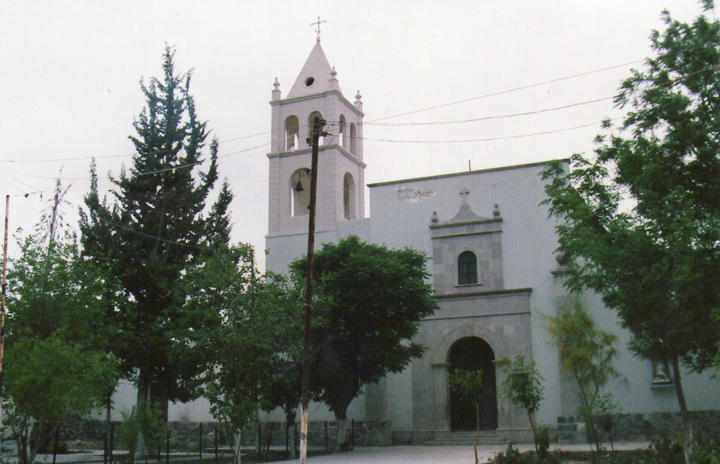 Iglesia Parroquial del Apóstol Santiago. Viesca, Coah.