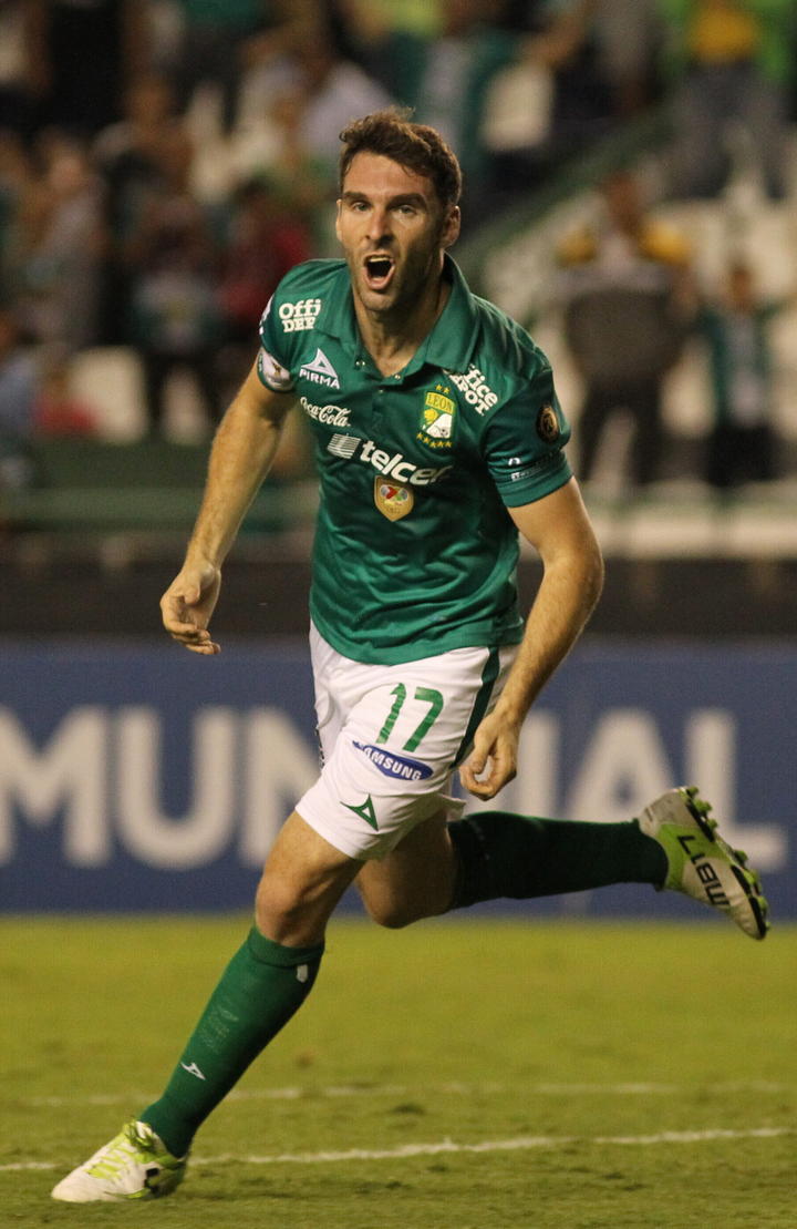 El delantero de León, el argentino Mauro Boselli, comparte el título de goleo con el brasileño Camilo Sanvezzo, de Querétaro. (Notimex)