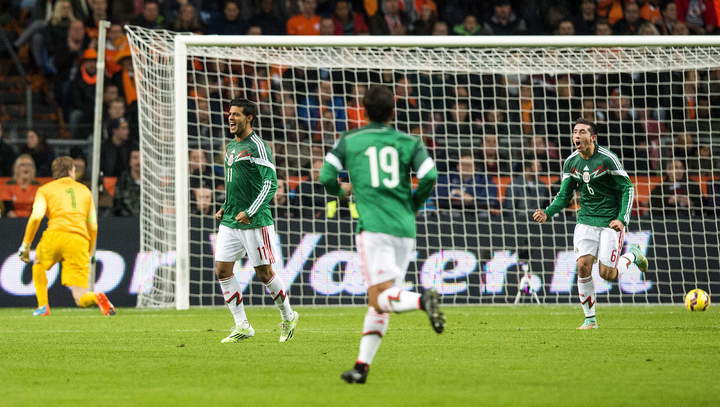 Tras disputar los duelos amistosos ante Holanda (3-2) y Bielorrusia (2-3), México aparece en el puesto 20 del ranking de la FIFA. (Archivo)