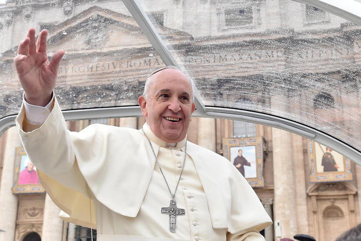 El pontífice compartió su experiencia como arzobispo de Buenos y pidió “salir para encontrar a Dios que habita en la ciudad y en los pobres”. (ARCHIVO)