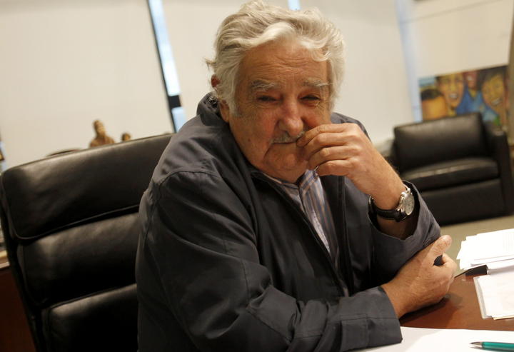 El presidente de Uruguay, José Mujica, ha vuelto a ser noticia gracias a un video que se hizo viral en redes sociales este jueves. (Archivo)