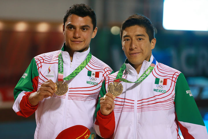 Yahel Castillo (derecha) y Julián Sánchez consiguieron el primer lugar después de imponerse a la dupla de los colombianos y cubanos. (Jam Media)