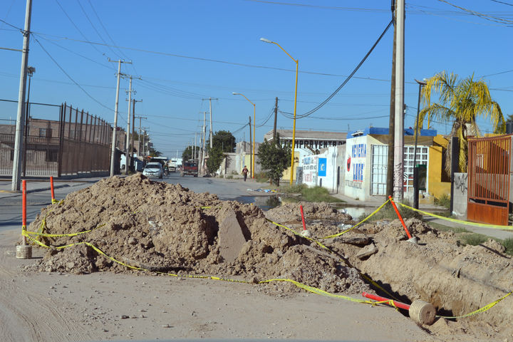 Insalubridad. Las obras de reparación de drenaje siguen sin terminar.