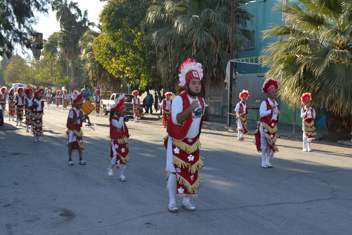 Disciplina. Los diferentes grupos de danza se preparan durante mucho tiempo para ofrecer su talento en las fiestas patronales.