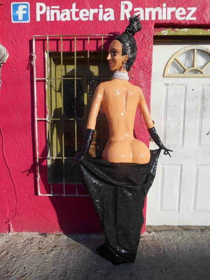 La foto de la piñata ha circulado por las redes sociales. (Twitter)