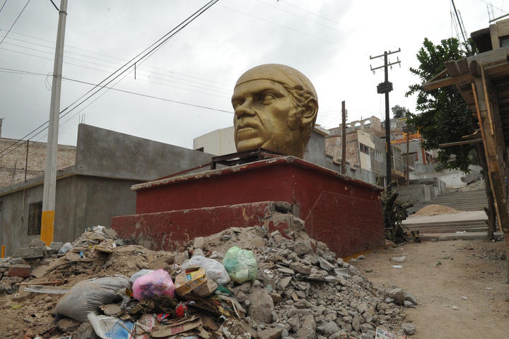 La figura de la cabeza del general José María Morelos, pasará a la avenida Morelos, pero en el interior del bosque Venustiano Carranza. (El Siglo de Torreón)