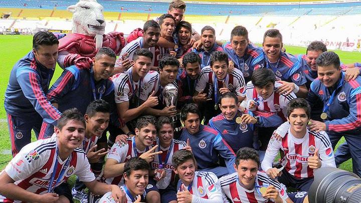 Chivas es campeón de la categoría Sub-20, tras vencer al Pachuca por 1-0. (TWITTER)