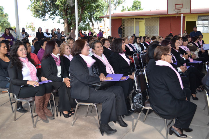 Oficios. Mujeres terminan su capacitación.