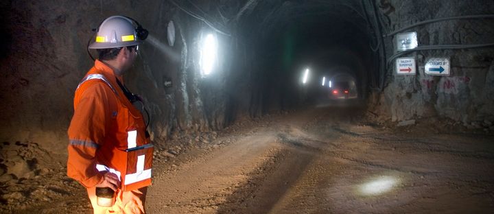 Salarios. Los incrementos salariales dentro de la minería han alcanzado hasta 6.5 por ciento anual. (INTERNET)