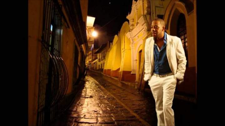Roberto Fortunato, de 40 años, vocalista del grupo musical 'Kche Bandazza', fue asesinado en la calzada Taxqueña. (Internet)
