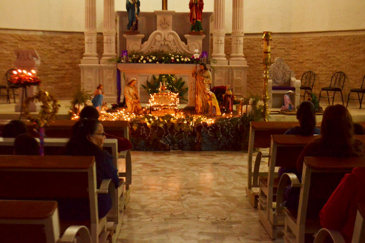 Tradición. Desde el 16 de diciembre, cada año los grupos de catecismo celebran las 'posaditas'.