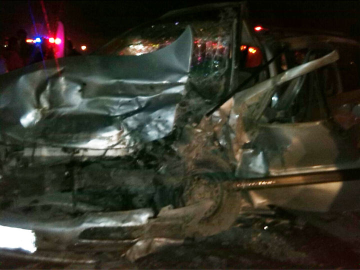 Fatal. El accidente se presentó en la carretera que pasa por el ejido El Manantial; dos hombres murieron de manera instantánea y un bebé falleció en el hospital.