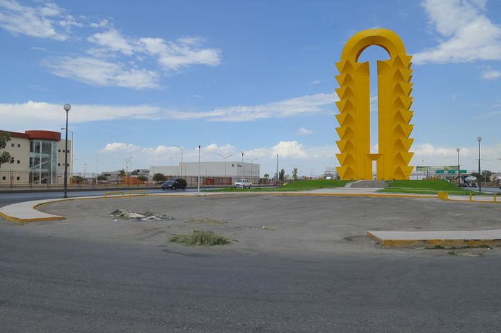Al doble. Torreón cuenta con cuatro obras de Sebastián, una de ellas es la 'Puerta de Torreón'. 