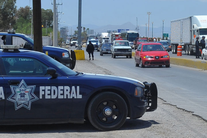 Vehículo. Los federales detuvieron al conductor en un filtro de revisión vehicular. (EL SIGLO DE TORREÓN)