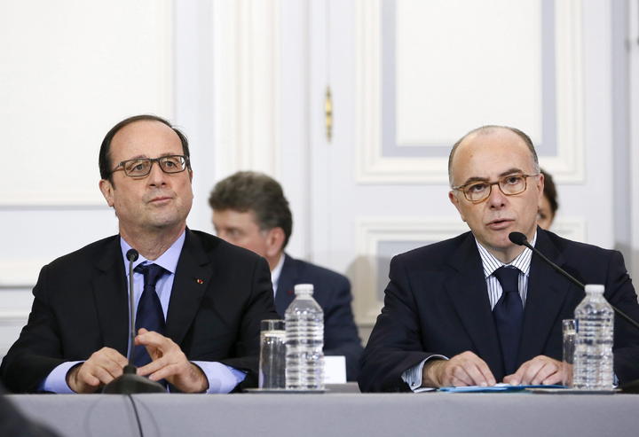 Hollande celebró previamente sendas reuniones con su gabinete de crisis. (EFE)