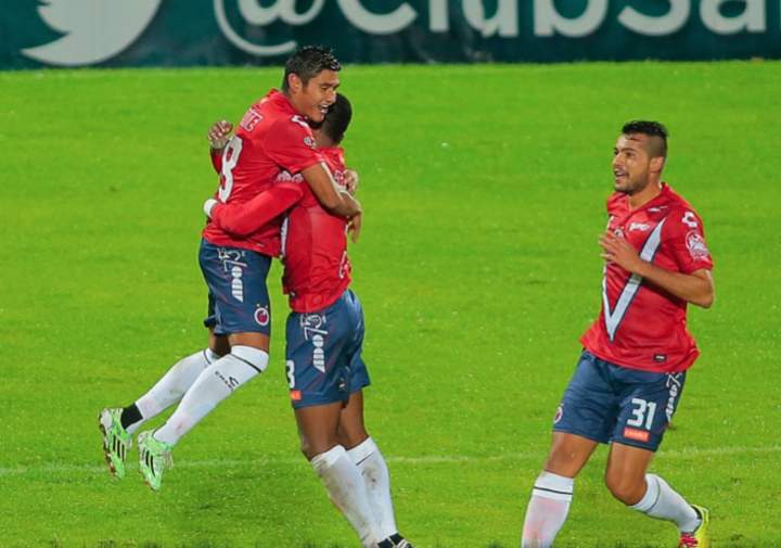 Con doblete de Leiton Jiménez, Veracruz le dio la vuelta al marcador y venció 2-1 a Santos, en el primer duelo del Clausura 2015.