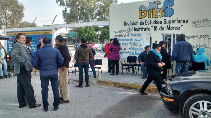 Los trabajadores piden la salida de la directora Claudia Bonilla Dávila, al considerar que ha generado más problemas y divisionismo. (El Siglo de Torreón)