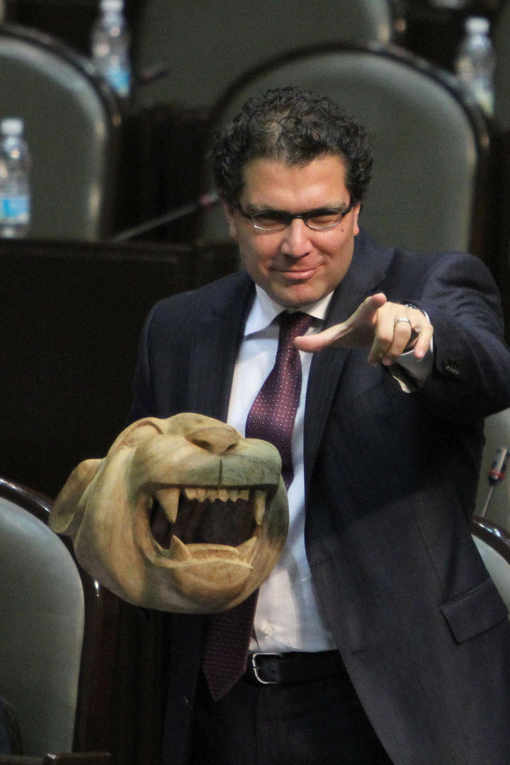 Ríos Piter reveló que le pidieron pactar con el equipo de Aguirre Rivero su eventual candidatura al gobierno de Guerrero. (ARCHIVO)