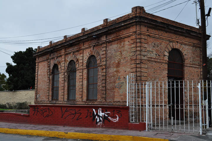 Museo del Agua. La Casa Colorada es considerada la primera construcción en Torreón, de ahí su gran valor histórico.
