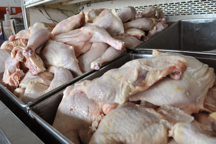 A la alza. El pollo, un alimento socorrido por las familias tuvo un incremento de 32 por ciento. (EL SIGLO DE TORREÓN)
