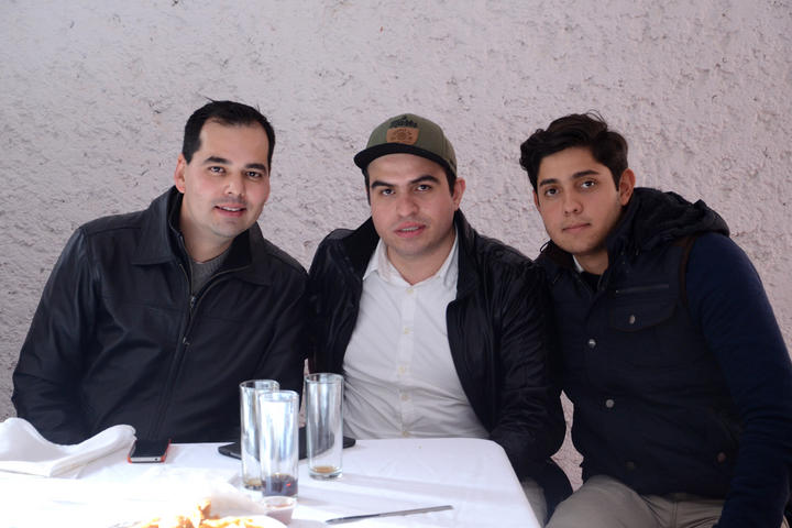 Carlos, Gilberto y Gustavo.