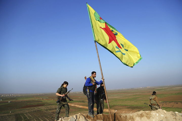Violencia. Tras cuatro meses de duras peleas en Kobani, la milicia kurda lográ sacar a al Estado Islámico. (EFE)