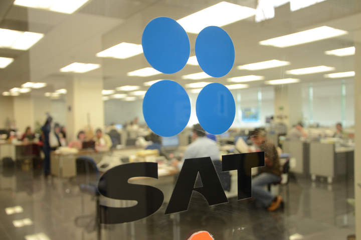 El SAT ha dejado de obtener poco más de 1.3 billones de pesos de adeudos. (Archivo)