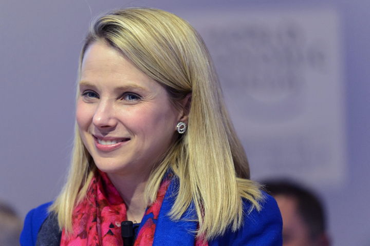 Estrategia. La consejera delegada de Yahoo!, Marissa Mayer, explicó las nuevas negociaciones que darán un respiro a la empresa.