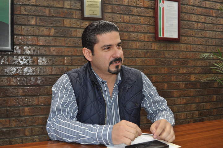 Shamir Fernández dijo que se podría hacer mediante el banco, de modo que los empleados aportaran directamente y no interviniera la Tesorería. (El Siglo de Torreón) 
