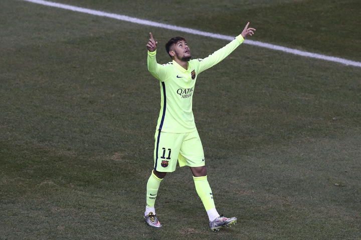Neymar marcó un doblete vital para el Barcelona. (EFE)