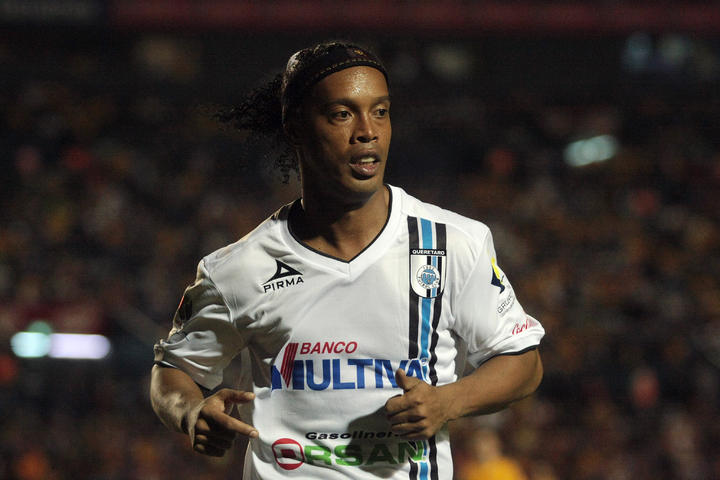 Ronaldinho no ha jugado un solo minuto en el Clausura 2015 con Gallos.  (Archivo)