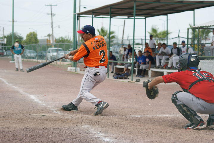 Grandes emociones se viven en la Liga de Beisbol de Veteranos Juan Navarrete. (Archivo)