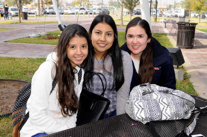 Blanca Cruz, Melissa Hernández y Andrea Romero.
