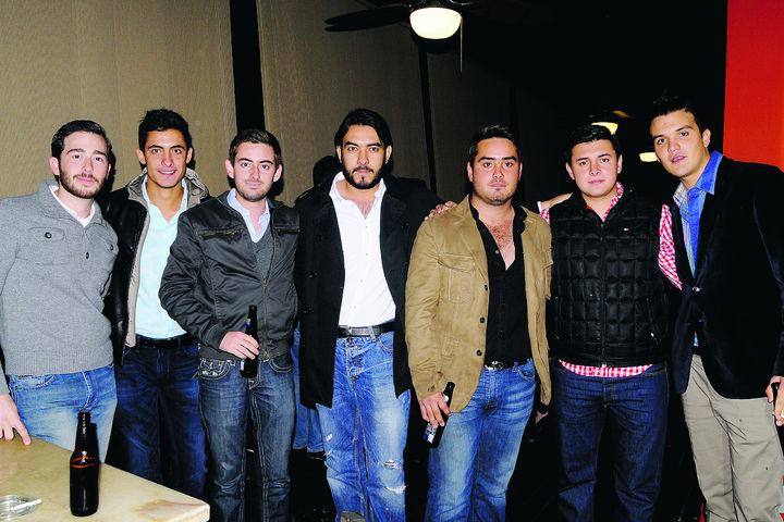   Carlos, Germán, Federico, Ulises, Ricky, Ale y Federico.
