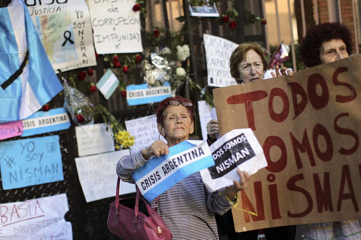 Sondeo. Un 85 por ciento de los argentinos considera que el caso Nisman afectó la popularidad de Cristina Fernández.