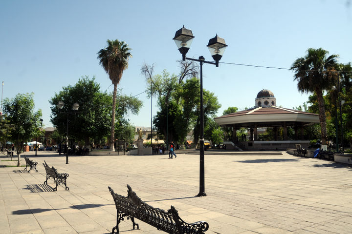 Acto cívico. Este día, la Plaza de Armas será la sede de la conmemoración de la promulgación de la Constitución Mexicana.