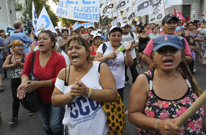 Nisman. Cientos de trabajadores y empresarios exigen justicia en el caso Nisman y piden a la autoridad que diga la verdad. (EFE)