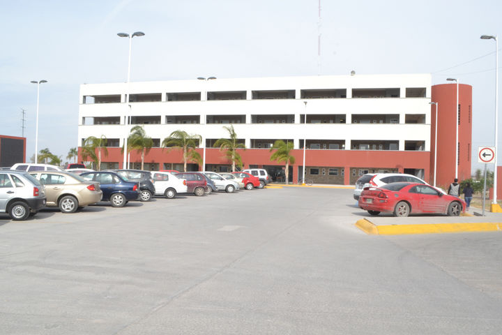 Apoyo. Los alumnos de la carrera de Medicina de la UAD  Torreón acuden al campus Gómez Palacio para llevar a cabo disecciones. 