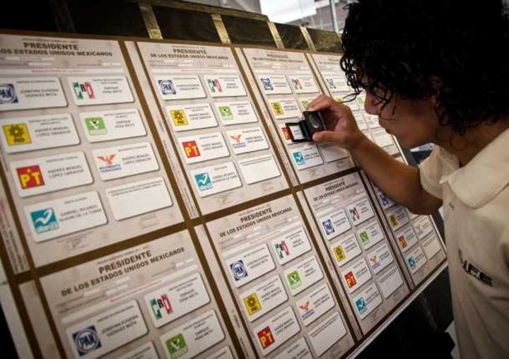 El INE presentará a los partidos políticos el nuevo modelo de papeleta electoral para su posterior discusión y, en su caso, aprobación en una próxima sesión del Consejo General. (Archivo)